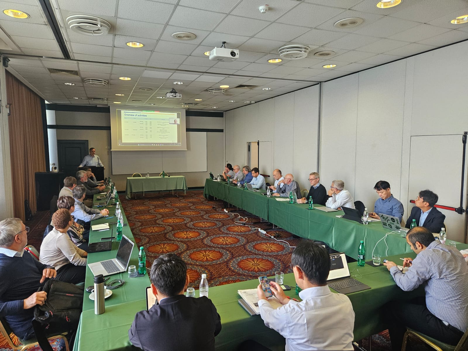 Especialistas internacionales reunidos en el Comité Técnico 3.3 de PIARC en Portorož, Eslovenia, para abordar la gestión de activos viales y la innovación tecnológica.